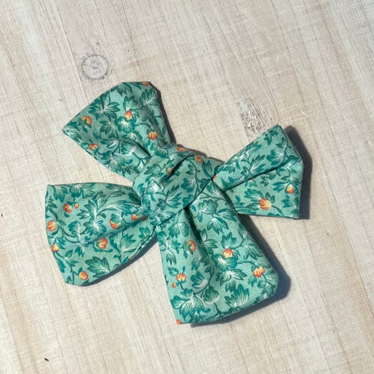 Green floral bow