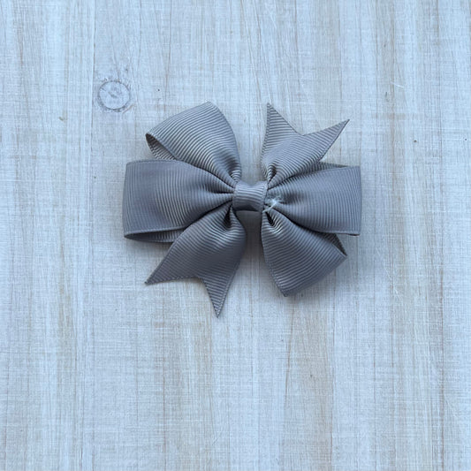 Grey pinwheel bow